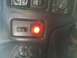 button lights up when its on :D